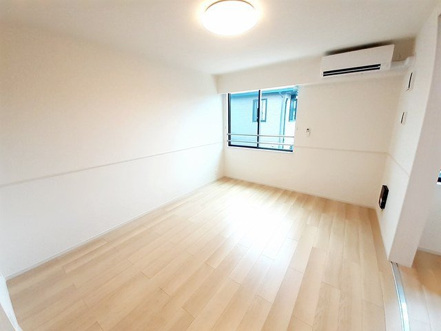 フレイム（ｆｌａｍｅ）の居間・リビング