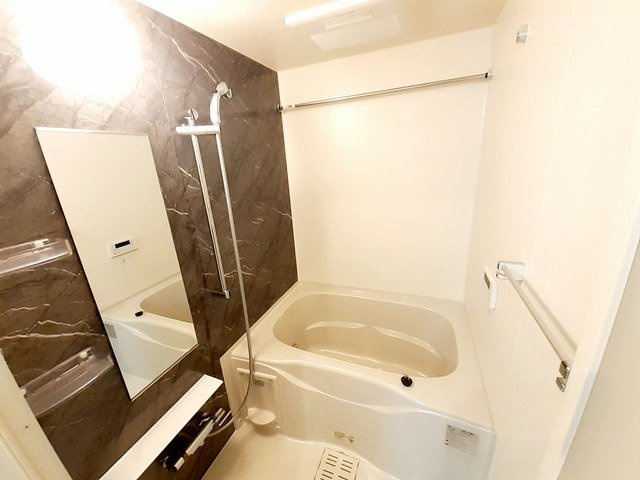 フレイム（ｆｌａｍｅ）の浴室