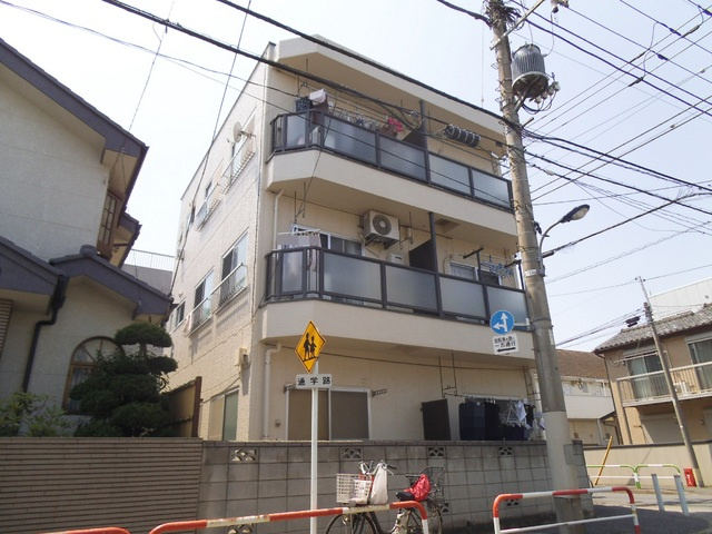 コーポ金野の外観|角地にある開放的な物件！