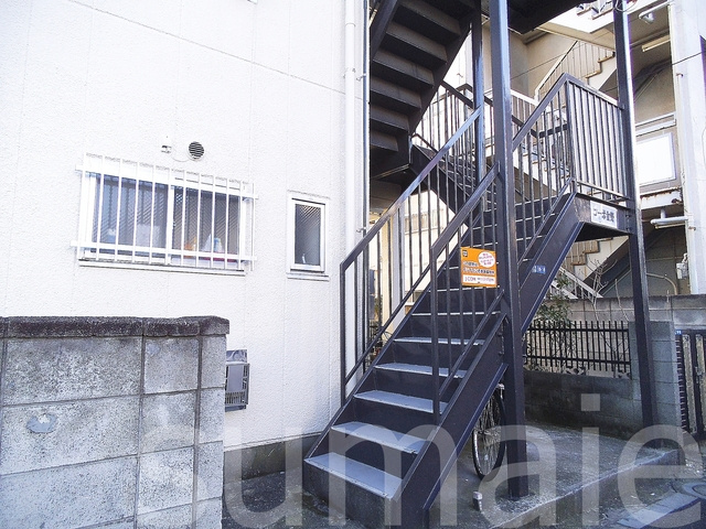 コーポ金野のその他共用部分|コチラの階段で３階へ！！