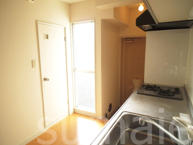 コーポ金野のキッチン|日差しが明るいキッチンルーム！！