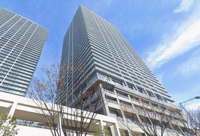 【外観】 | メガシティータワーズ THE East　龍華小学校区　JR久宝寺駅