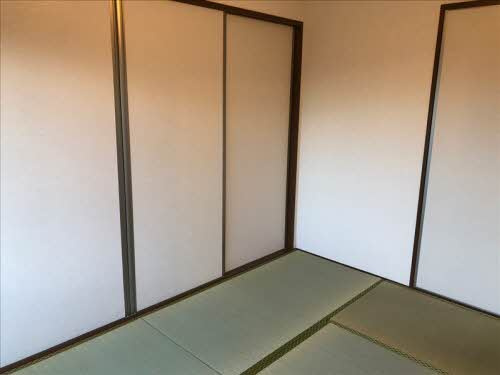 フラワーガーデン B棟の和室