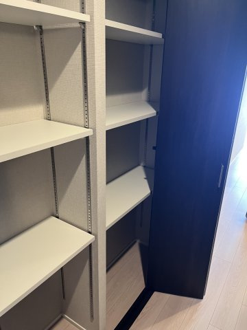 ライオンズマンション舞子の収納|廊下収納です