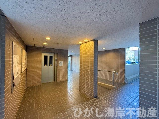 アザリア茅ヶ崎のエントランス|エントランス