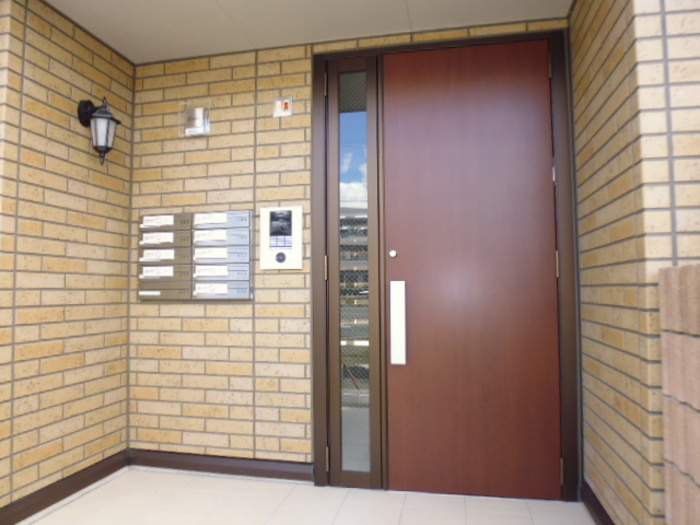 トロイス フィルのエントランス|清潔なエントランス♪