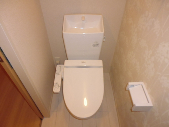 トロイス フィルのトイレ|嬉しい温水洗浄便座付き♪