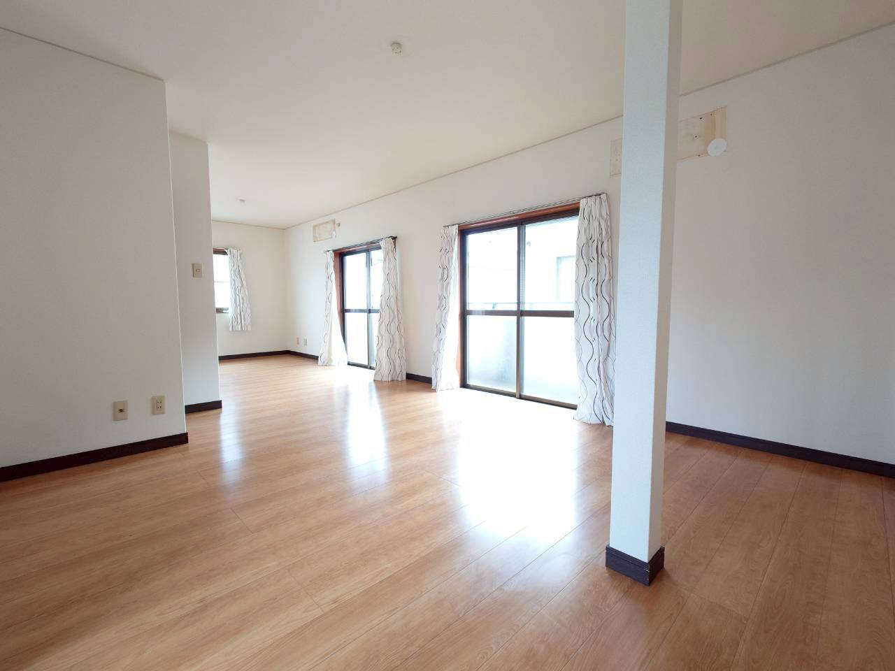 下石田三丁目中古戸建の洋室|【令和7年11月6日撮影】
15.5帖の別確度の写真です♪