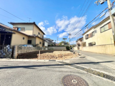 【前面道路含む現地写真】 | 右京区嵯峨広沢南野町　土地 | 《万代 嵯峨広沢店》が徒歩4分、《ローソン 太秦開日町店》徒歩5分とお買い物に便利な立地です！