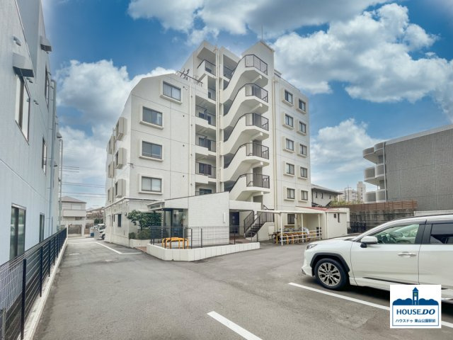 【南東角部屋で朝の光を浴びられる！】藤和シティコープ平和が丘の外観|北側より撮影した建物外観