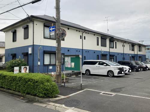 コートジュネスの駐車場