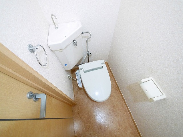 エスポワールB（小瀬町）のトイレ|落ち着いた色調のトイレです