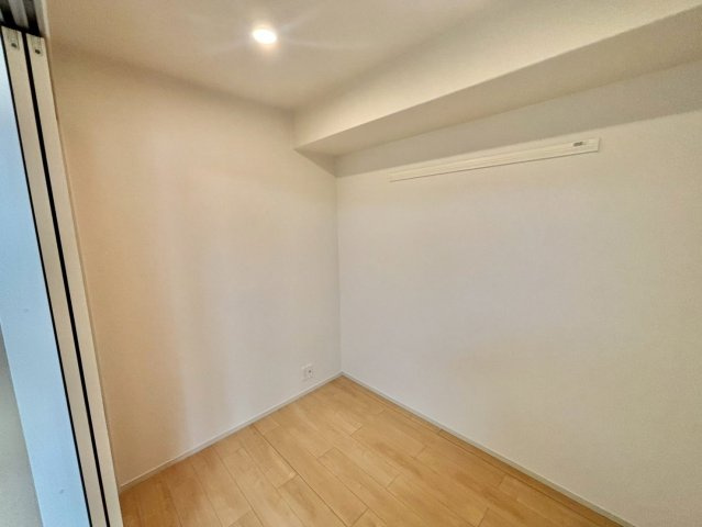 アサノ・モノカーメラの洋室