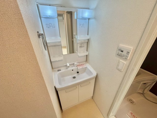 アサノ・モノカーメラの独立洗面台