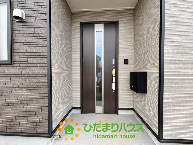 加須市水深第3　新築一戸建て　03　クレイドルガーデンの玄関|お家の顔です！！