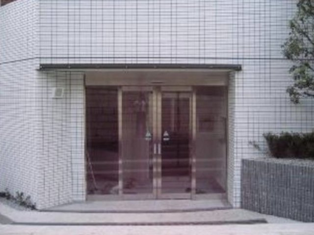 F.S.C.新宿マンションのエントランス