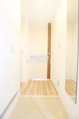 【玄関】 | プレサンス江坂ベルフィーヌ | 住まいの顔ともなる玄関