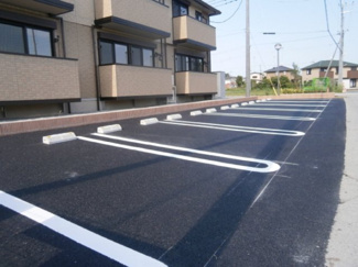 【駐車場】 | グレイスコート岡本　Ａ