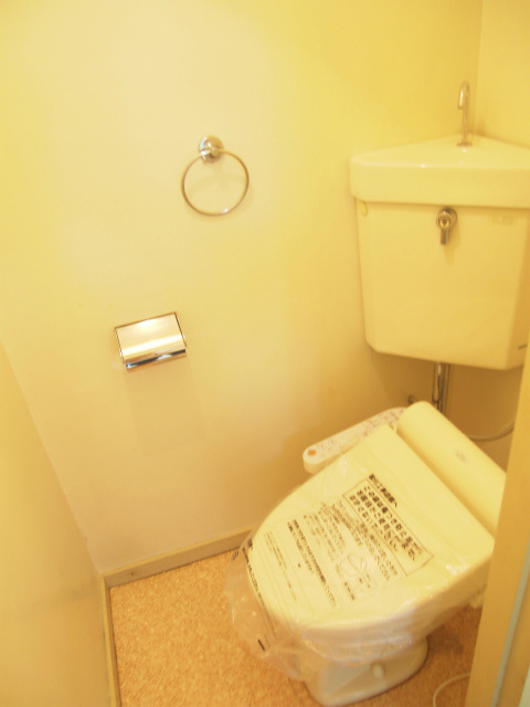 津福サンハイツ【10,000円キャッシュバック対象物件】のトイレ|ゆったりとした空間のトイレです
