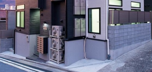 ロンジェスマン三宿のエントランス