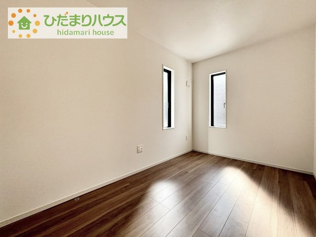 【洋室】 | 龍ケ崎市城ノ内8期　新築戸建 | お掃除しやすく、清潔感を保てるのでダニも発生しにくいフローリング♪