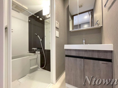 【洗面所】 | メイクス高岳 | 忙しい朝には欠かせない洗面所です