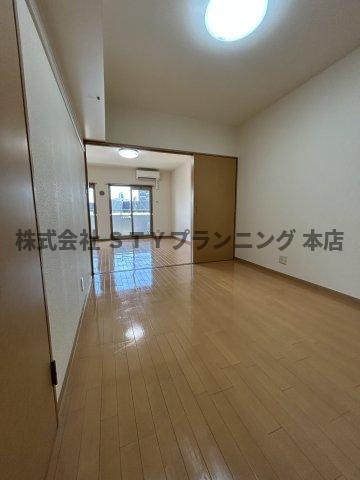 仲介手数料０円！カームHARAの居間・リビング