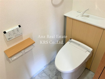 【トイレ】 | リーガルあみだ池新町 | オシャレなタンクレストイレです！もちろん温水洗浄便座♪