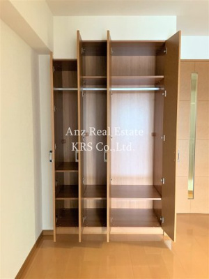 【収納】 | リーガルあみだ池新町 | リビングにはクローゼットが二つあります！