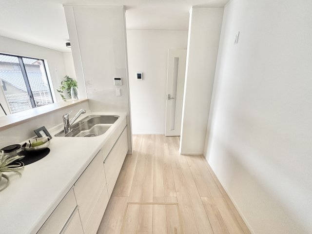【仲介手数料無料／大治町】大治町八ツ屋第3　クレイドルガーデン　新築戸建　2号棟のキッチン