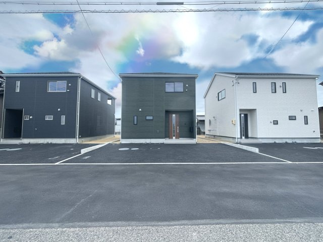 【仲介手数料無料／大治町】大治町八ツ屋第3　クレイドルガーデン　新築戸建　2号棟の前面道路含む現地写真