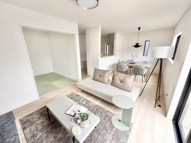 【仲介手数料無料／大治町】大治町八ツ屋第3　クレイドルガーデン　新築戸建　2号棟の居間・リビング