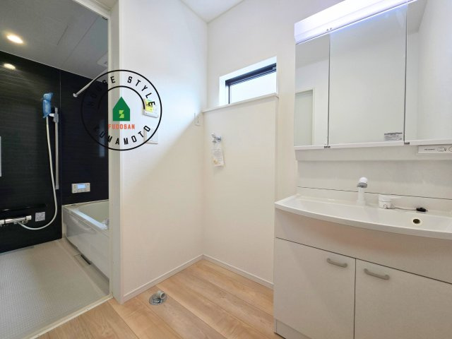 熊本市東区新生1丁目第1₋1棟(1号棟)の内観：施工例|脱衣所、洗面所は小さなプライベートスペース。歯磨き、洗顔と毎日施す個人空間。