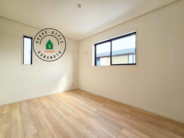 熊本市東区新生1丁目第1₋1棟(1号棟)の内観：施工例|元気いっぱいのお子様が活躍するお部屋です。