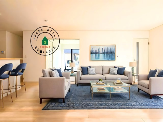 熊本市東区新生1丁目第1₋1棟(1号棟)の内観：施工例|明るく開放的なリビングダイニングは豊かな陽光が注ぎ込み、やすらぎの空間を演出してくれます。ご家族で楽しいひとときをお過ごし下さい。※家具はCGを合成したものです。