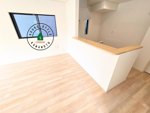 熊本市東区新生1丁目第1₋1棟(1号棟)の内観：施工例|ダイニングとリビングのメリハリが付けやすい空間設計になっています。