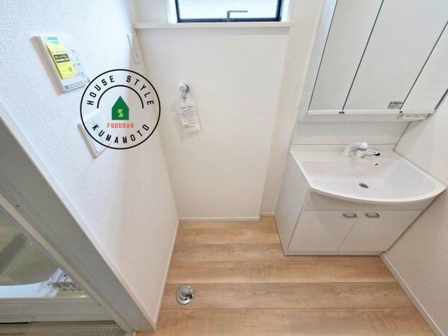 熊本市東区新生1丁目第1₋1棟(1号棟)の内観：施工例|ランドリースペースは広さもたっぷり。