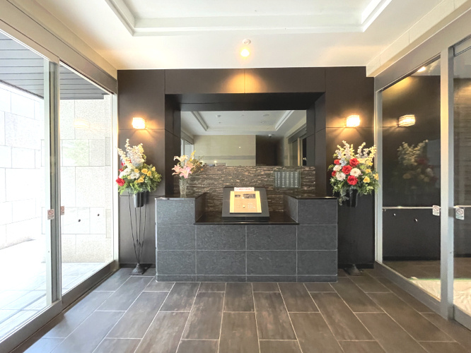 アルファライフ南福岡のその他|重厚感ある玄関エントランスになっております。