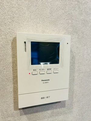 【防犯設備】 | 城東区中浜１丁目中古戸建 | 来客時に姿を確認できるモニタ付きのインターホンです。