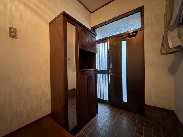 熊取町朝代東1丁目　中古戸建の玄関