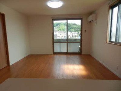 【居間・リビング】 | ソレイユコート築山新町