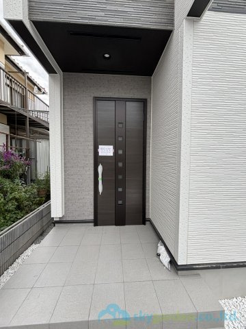 平塚市東中原1丁目　新築戸建　全1棟1号棟の玄関