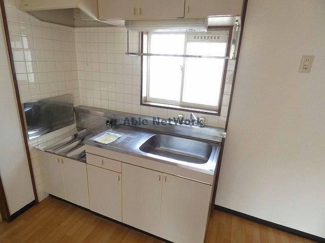 イマージュⅠのキッチン|窓付きのキッチン！