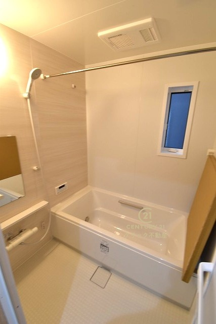 いろどりアイタウン　日立市西成沢町2丁目　23-P1　10の浴室|1坪タイプのシステムバスです。掃除がし易い材質と程よい広さで、清潔を保てます。ゆっくり夜派もさっぱり朝派も、気持ち良く過ごせますね♪