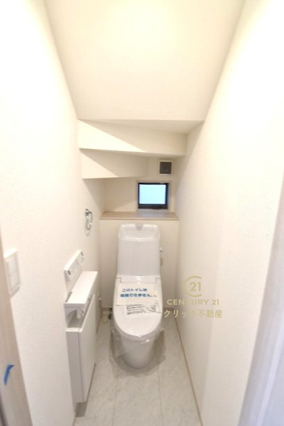 いろどりアイタウン　日立市西成沢町2丁目　23-P1　10のトイレ|１階と２階、２ヶ所に清潔なトイレ。お掃除しやすいシンプルなデザイン。
毎日使う空間と機能だから、いつまでも清潔なスペースであってほしいのがトイレです。