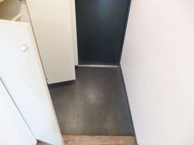 マ・メゾン寿の玄関