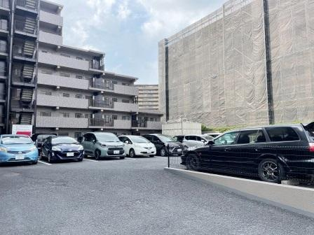 マ・メゾン寿の駐車場