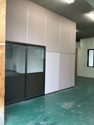 斎藤倉庫の内装|事務所入り口