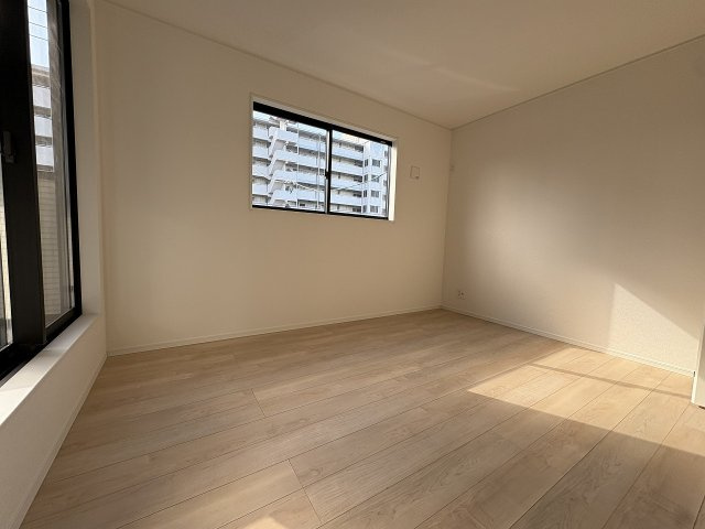 【寝室】 | 福岡市西区今宿1丁目第4　2号棟（全2棟）【仲介手数料無料・0円】 | 現地写真。2階主寝室です。