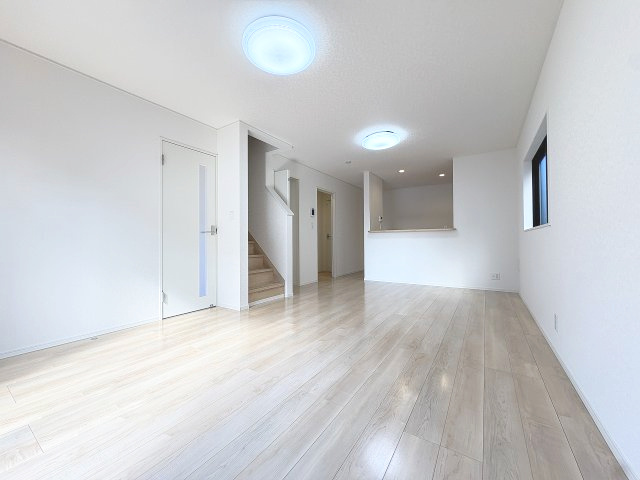 【居間・リビング】 | 福岡市西区今宿1丁目第4　2号棟（全2棟）【仲介手数料無料・0円】 | 現地写真。